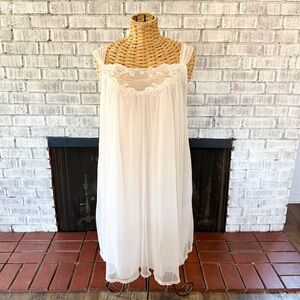 Vintage Van Raalte Elegant sheer Nightgown Large